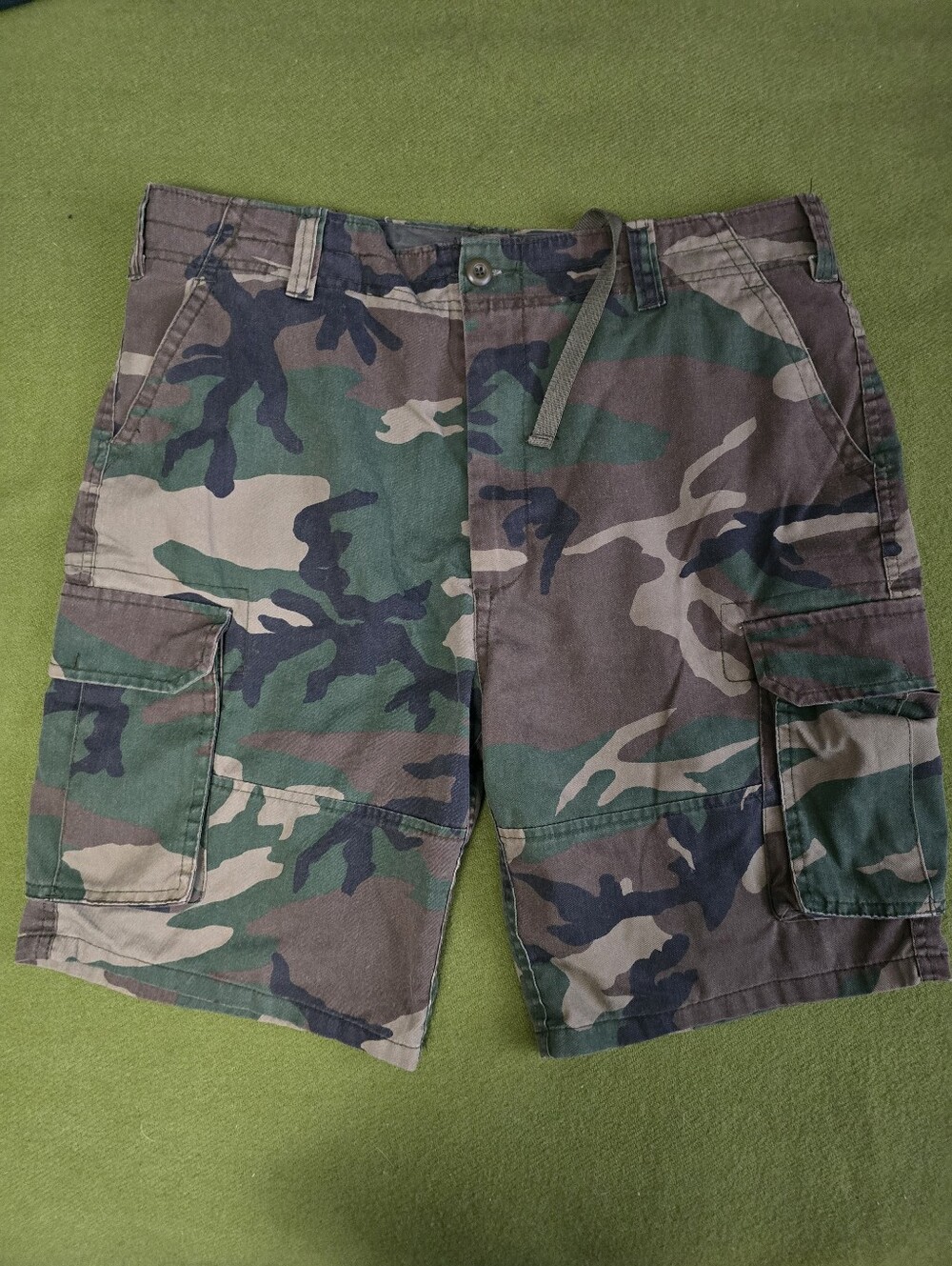 Vintage Men's Camo Cargo Shorts - Green Woodland